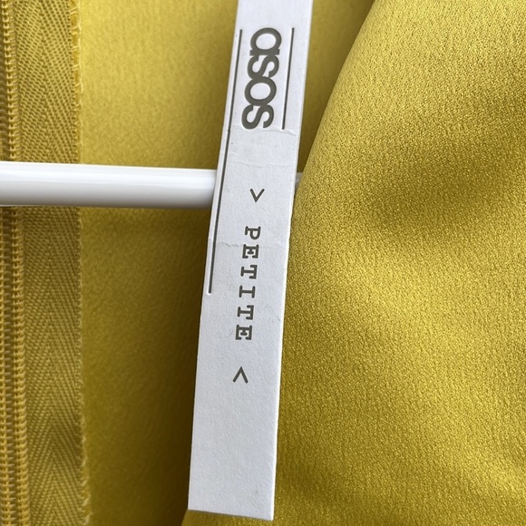 NWT- ASOS DESIGN Plunge Tux Romper Size O - Picture 8 of 13